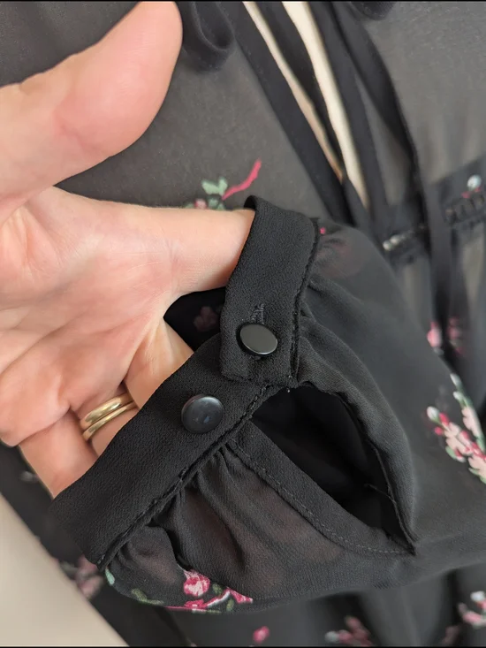 Michel Studio Black Sheer Floral Tie-Neck Blouse With Bell Sleeves Women's L/XL - Picture 6 of 6